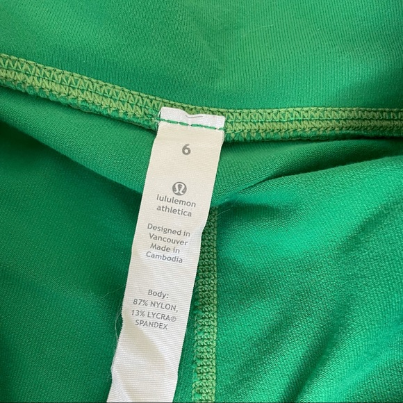 Vintage Luluemon Green sz 6 crop - Picture 2 of 12